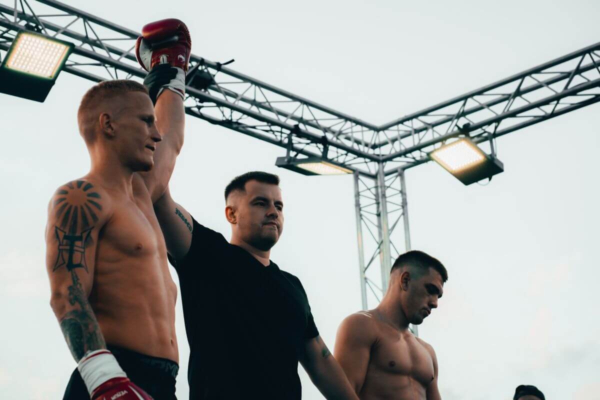 Fightland: Hendrik Themas nokauteeris Sergei Makejevi