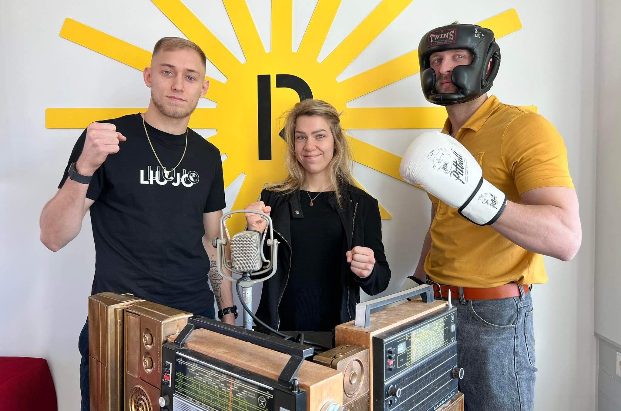 R2 Pulss. Maikel Astur Astrid Johanna Grents ja Robin Juhkental Foto GoodFight