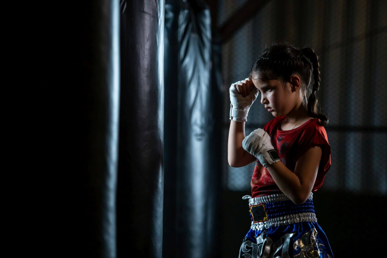 Miks tuua laps Muay Thai trenni? Leader Muay Thai Club kutsub lapsi trenni Laps poksimas (Foto Freepik) (3)