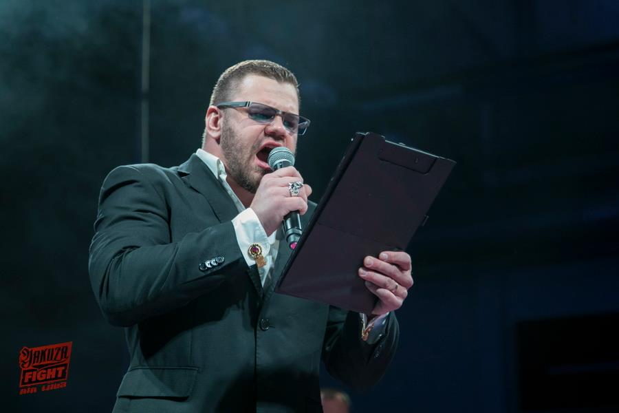 YAKUZA FIGHT I Õhtujuht Andreas Eelmäe: võitlejad – ring on teie päralt!