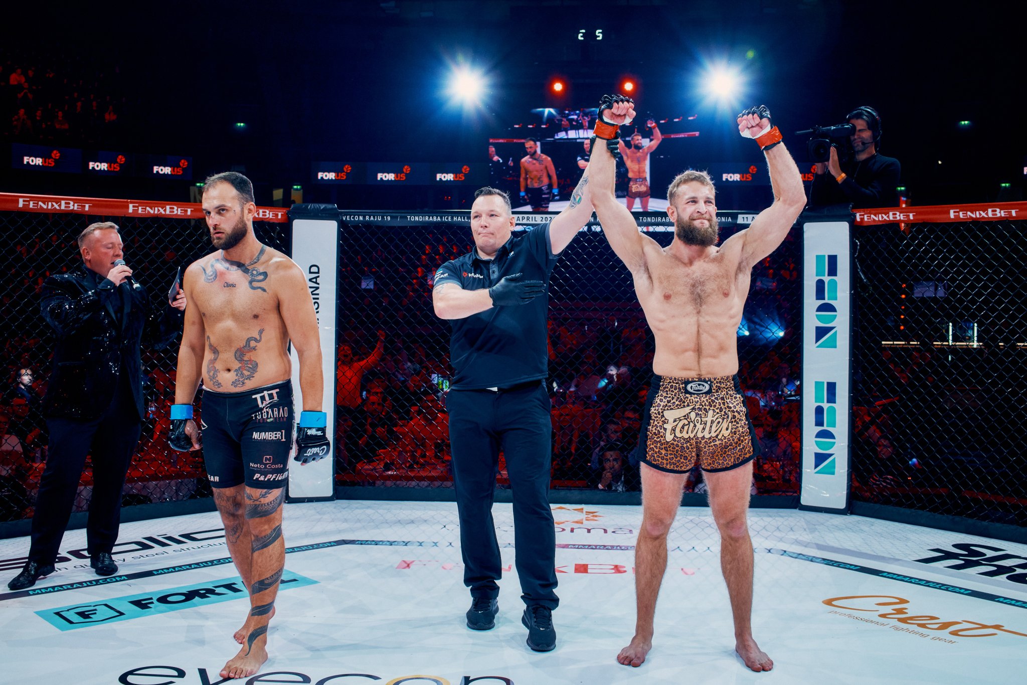 20. septembril pidas oma esimese profi-MMA matši Allan Volosatõh, kes lõpetas kohtumise juba 23. sekundil ning pälvis Raju 18 õhtu parima matši tiitli. Kuna Vol