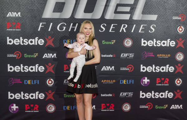 Duel 1 Fight 041